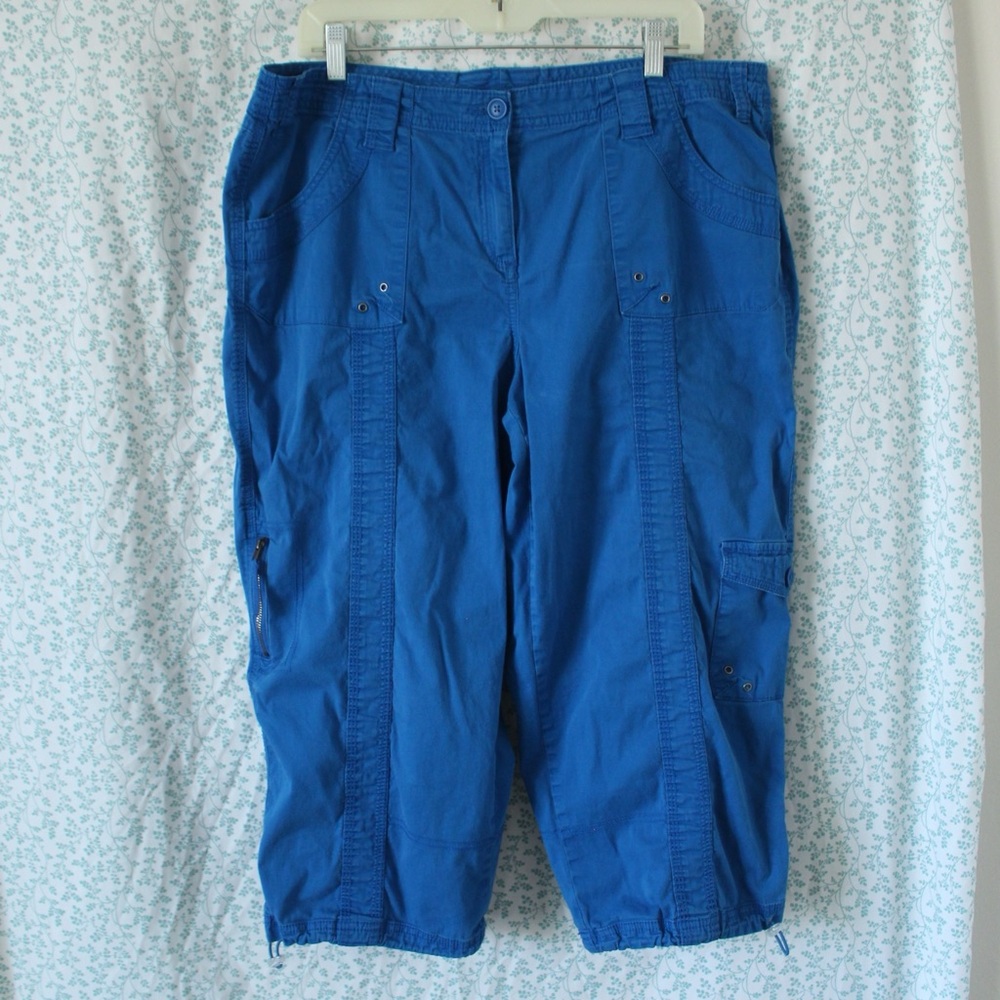 Y2K Mid-Rise Blue Cargo Capris